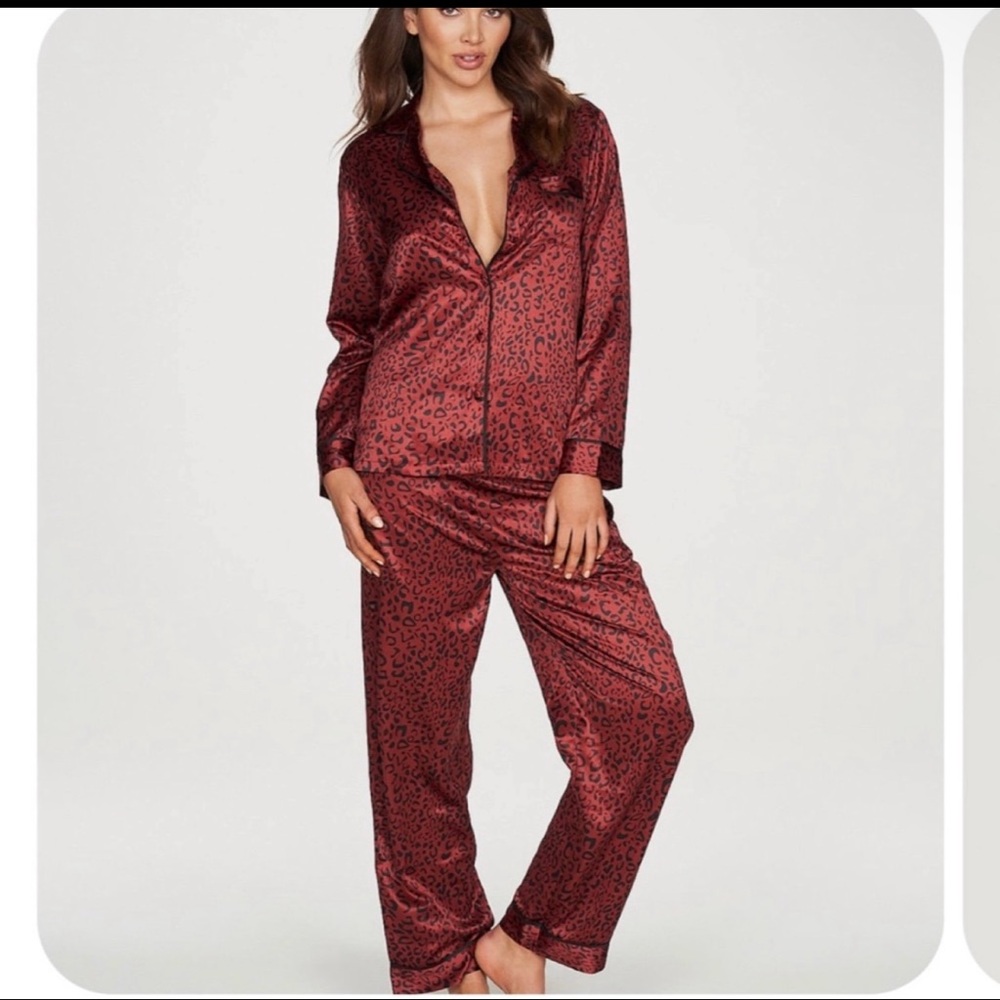 Frederick’s Of Hollywood Harrietta PJ Pajama Set Leopard Print 2 Piece Satin Set